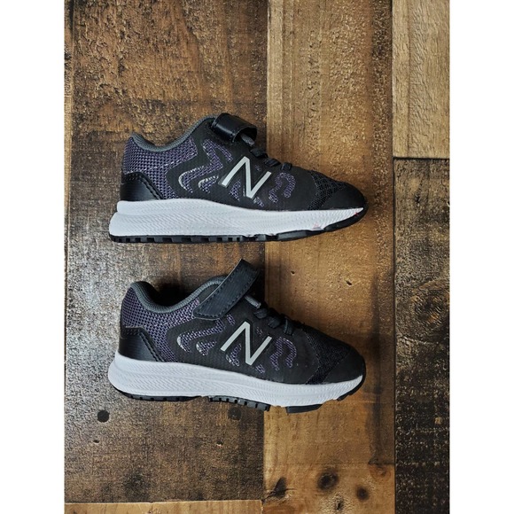 New Balance Other - New Balance 519 baby boys black magnet size 6